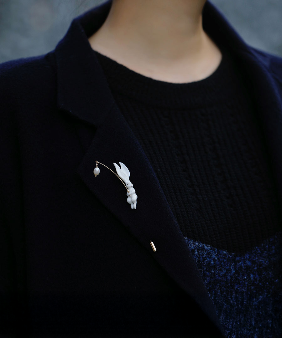 YIHE Ceramic Brooches "Rabbit"