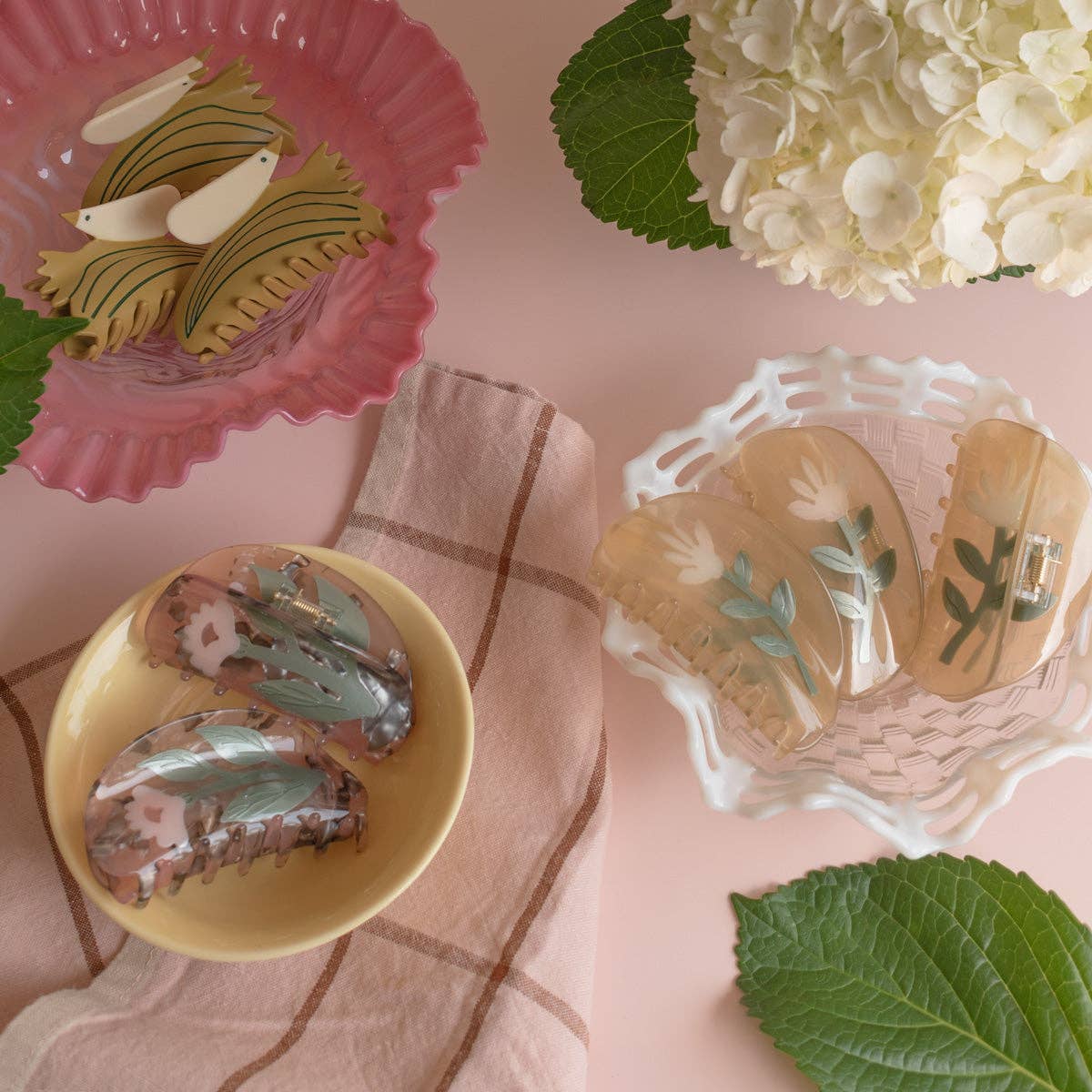 Woodland Sorrel Flower Hair Claw in Frosted Pink Acetate