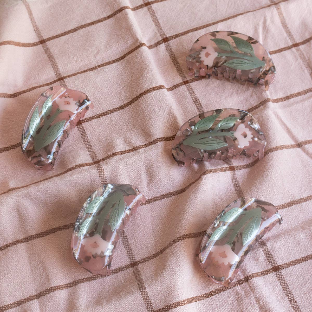 Woodland Sorrel Flower Hair Claw in Frosted Pink Acetate