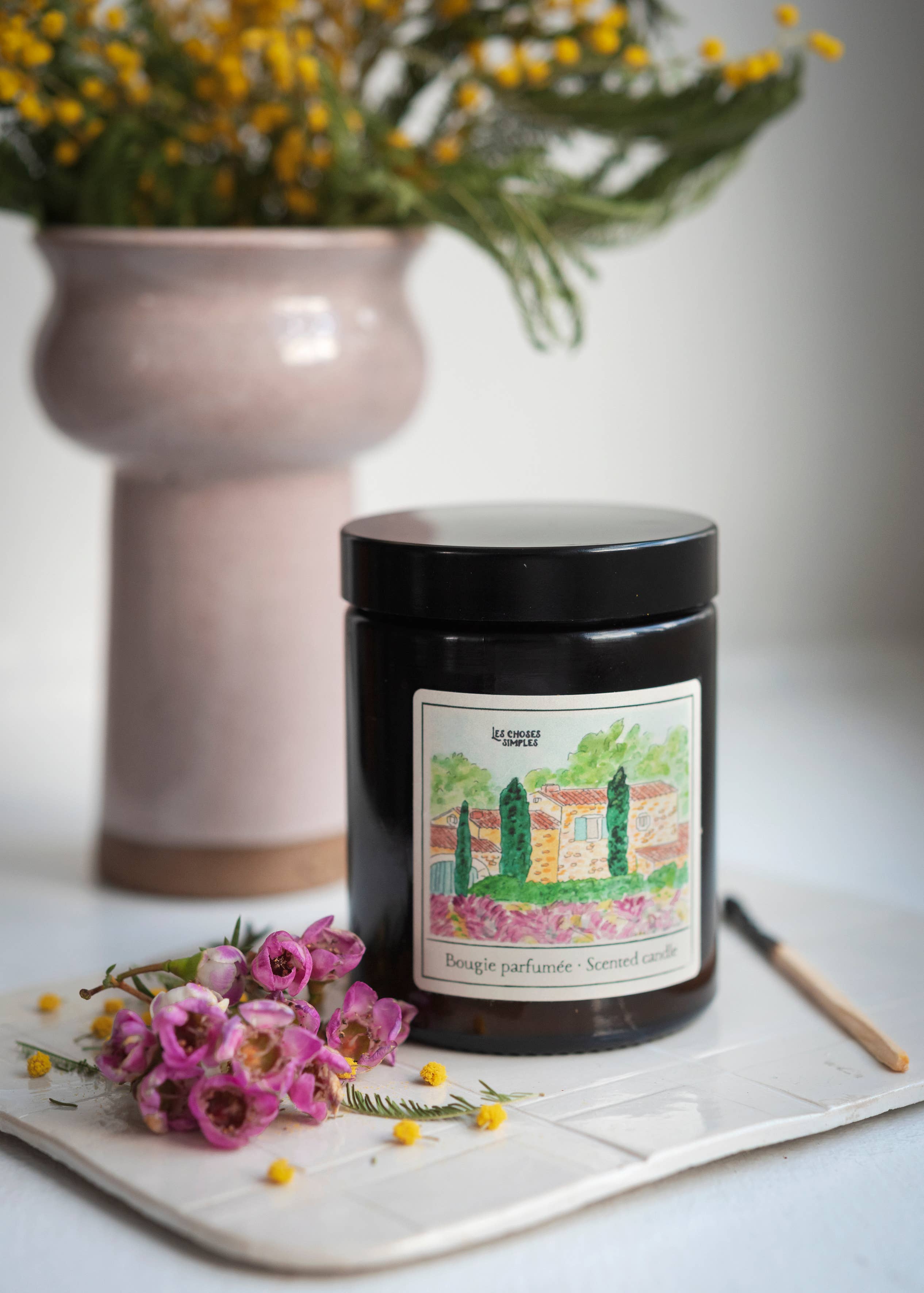 Medium Scented Soy-Wax Candle "Lavender Fields"