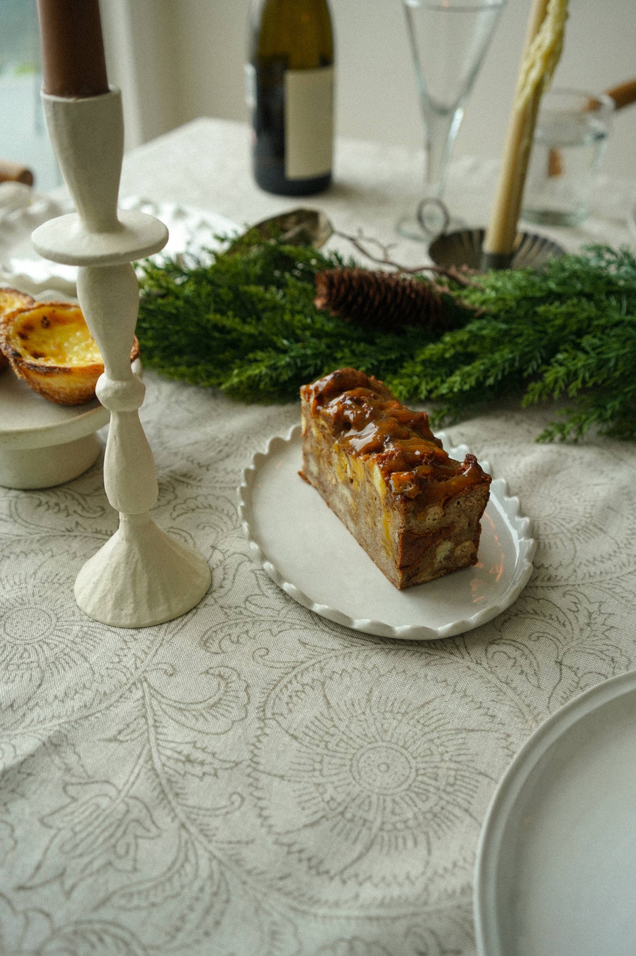 Scalloped Oval Plate S