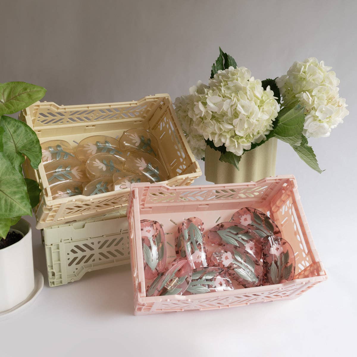 Woodland Sorrel Flower Hair Claw in Frosted Pink Acetate