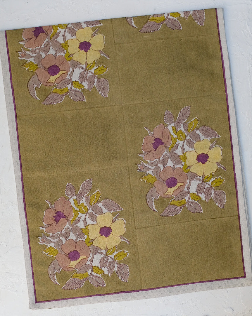 DIA - BLOCK-PRINTED TABLE RUNNER (MOSS)