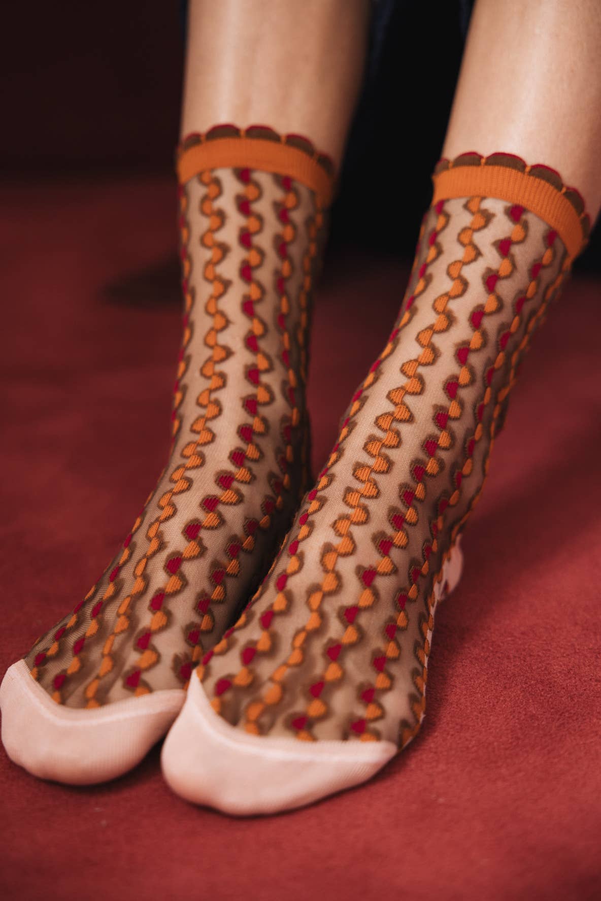 Cirkelbroen Ambre • Women's wavy transparent socks